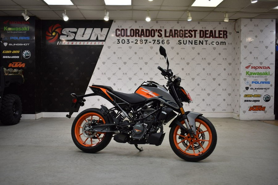 2023 KTM Duke 200