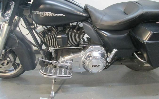 2013 Harley-Davidson® FLHX - Street Glide®