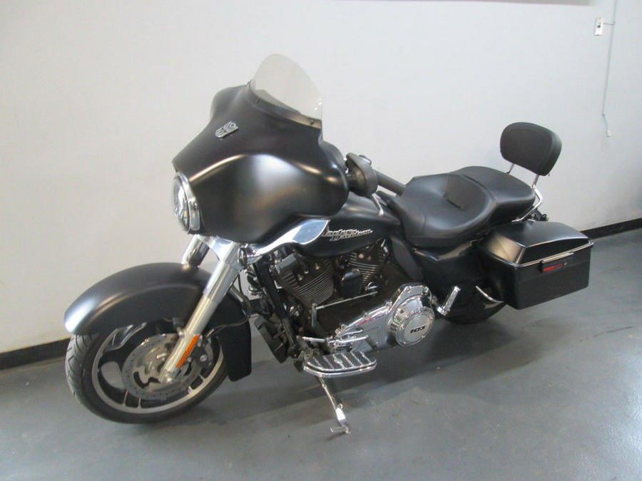 2013 Harley-Davidson® FLHX - Street Glide®