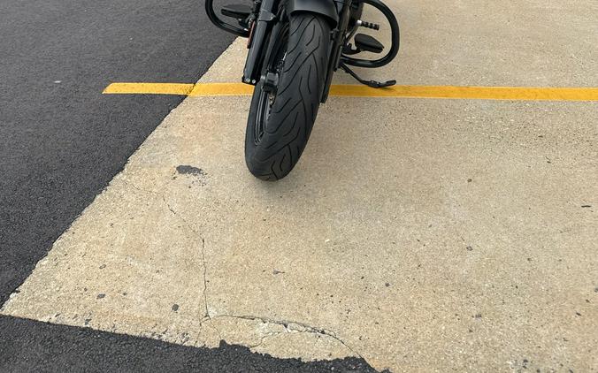 2022 Indian Motorcycle Chief Bobber Dark Horse®