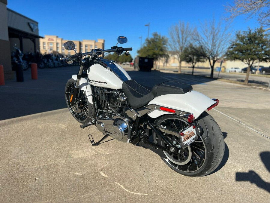 2024 Harley-Davidson Breakout White Onyx Pearl