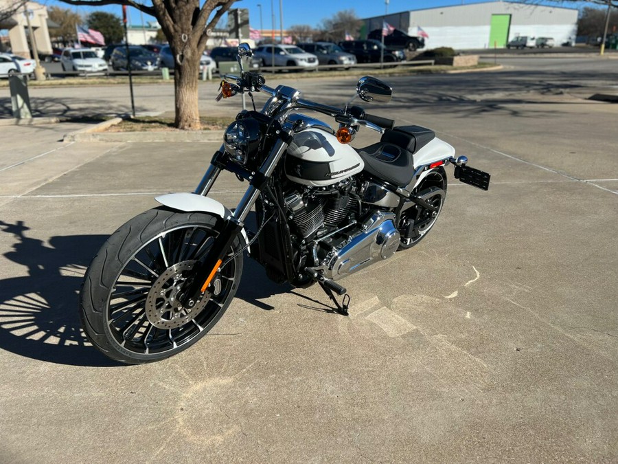 2024 Harley-Davidson Breakout White Onyx Pearl