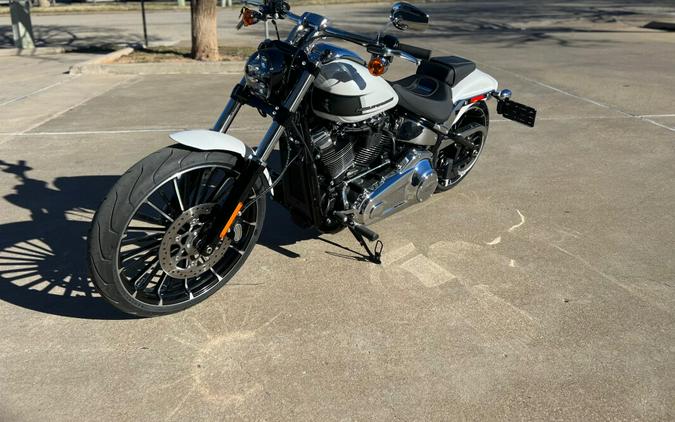 2024 Harley-Davidson Breakout White Onyx Pearl