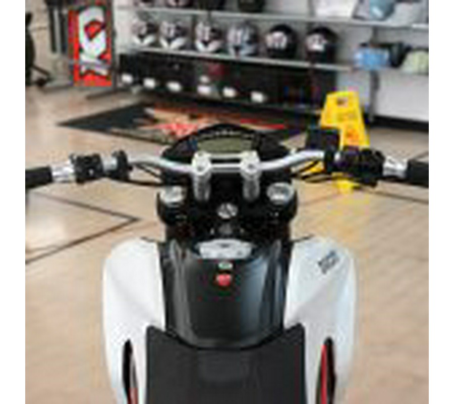 2016 Ducati Hypermotard 939