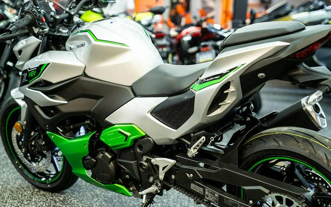 2024 Kawasaki Z7 Hybrid ABS