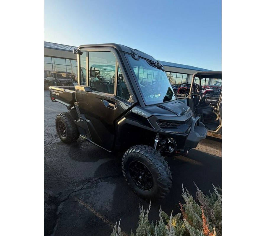2026 Can-Am® Defender XT CAB HD11