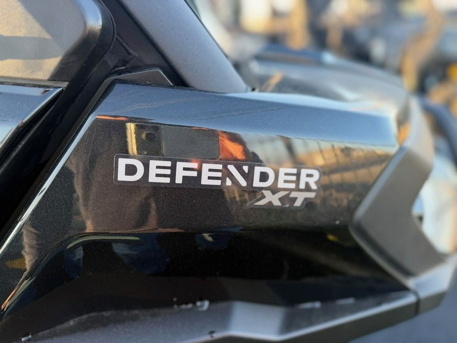 2026 Can-Am® Defender XT CAB HD11