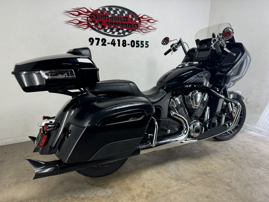 2021 Indian Motorcycle® Challenger® Limited Thunder Black Pearl