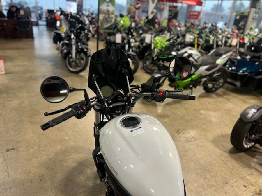 2024 Kawasaki Eliminator Pearl Robotic White Pearl Storm Gray