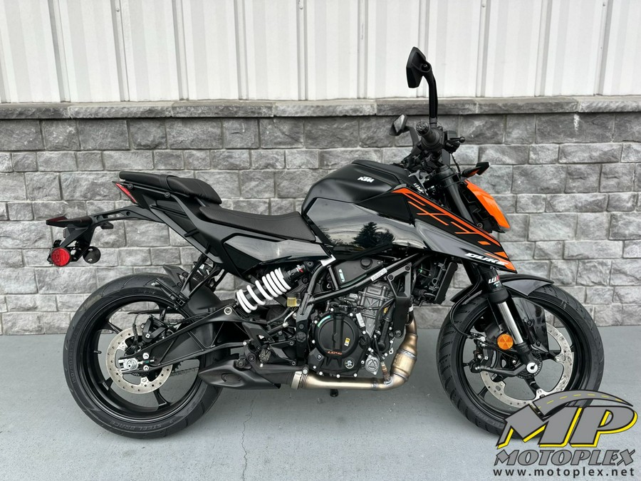 2026 KTM 250 Duke