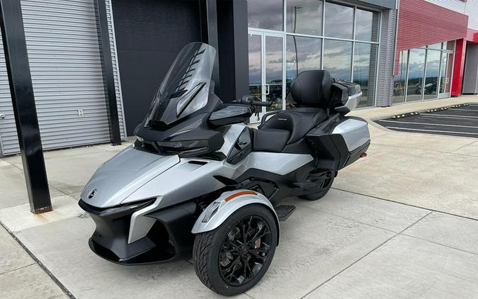 2024 Can-Am® Spyder RT Limited Dark Wheels