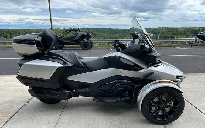 2024 Can-Am® Spyder RT Limited Dark Wheels