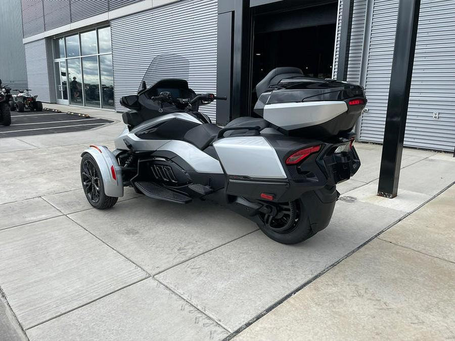 2024 Can-Am® Spyder RT Limited Dark Wheels