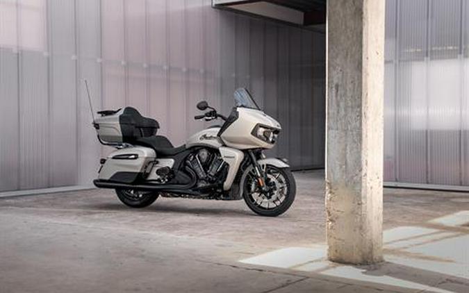 2022 Indian Motorcycle Pursuit® Dark Horse® with Premium Package