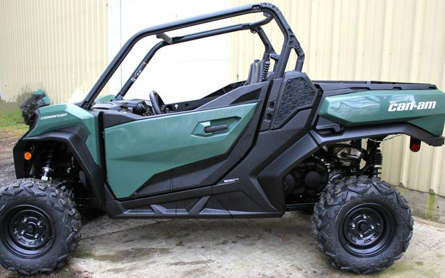 2023 Can-Am Commander DPS 700