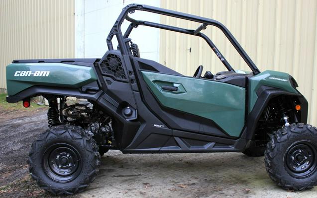 2023 Can-Am Commander DPS 700