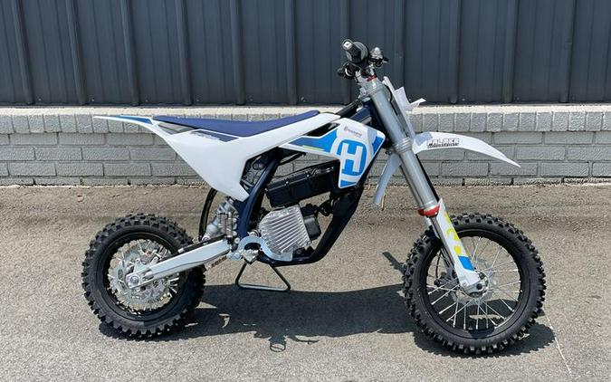 2024 Husqvarna® EE 3