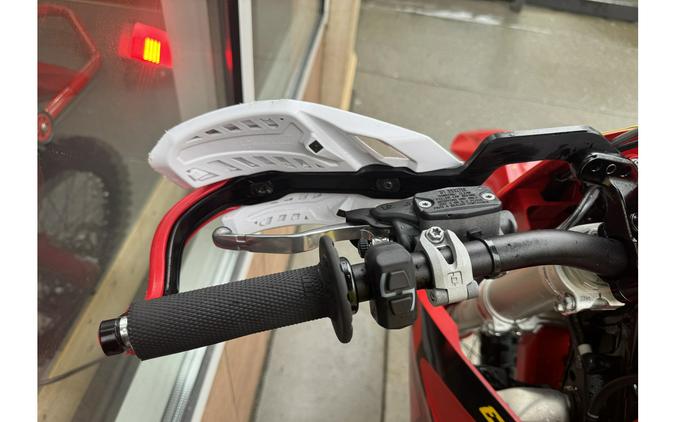 2025 300 EC GP - GASGAS