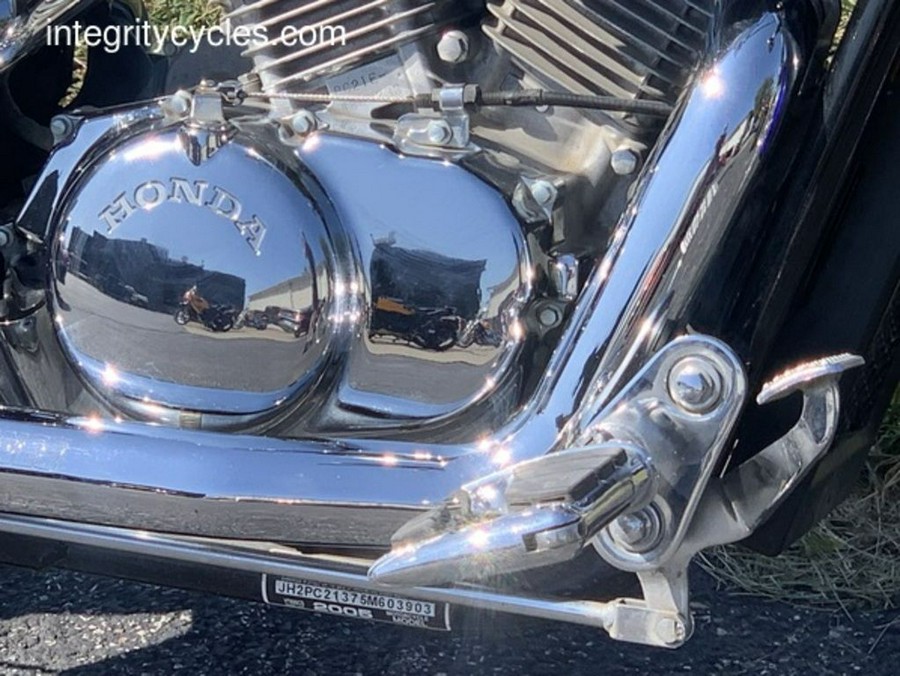 2005 Honda® Shadow® VLX Deluxe