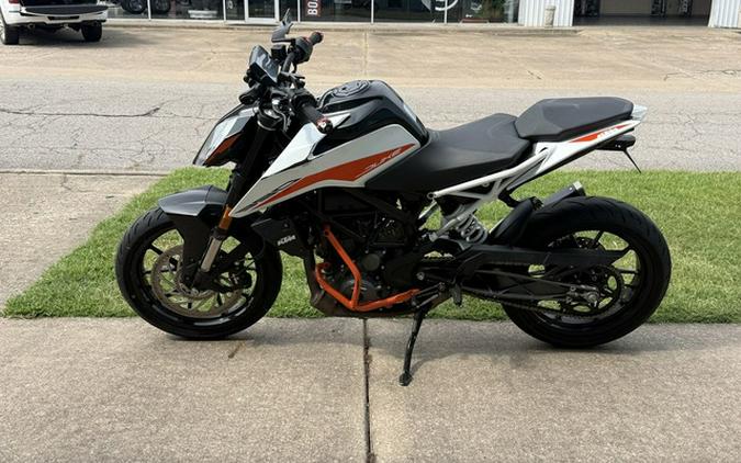 2022 KTM Duke 390
