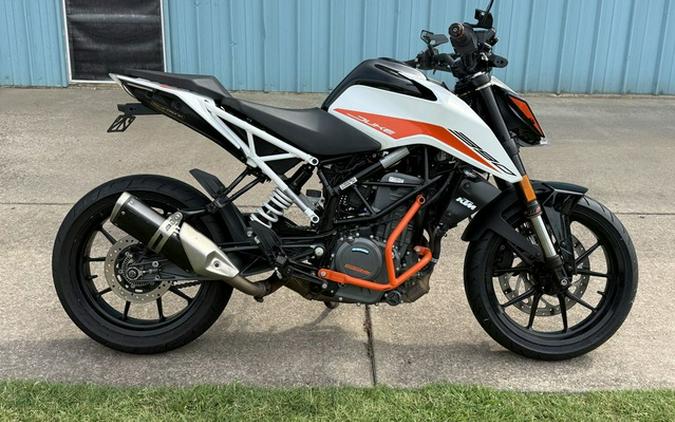 2022 KTM Duke 390