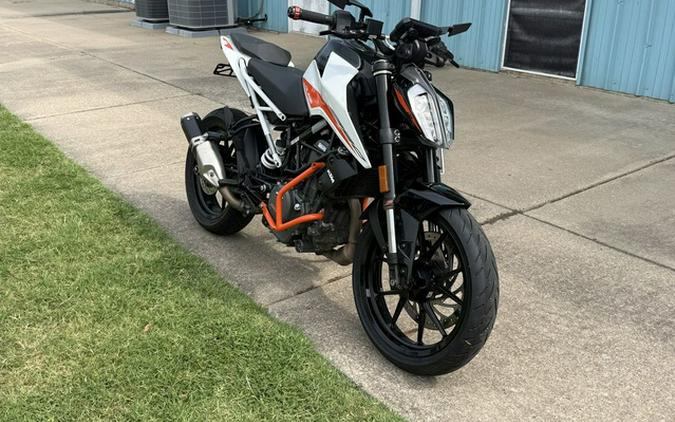 2022 KTM Duke 390