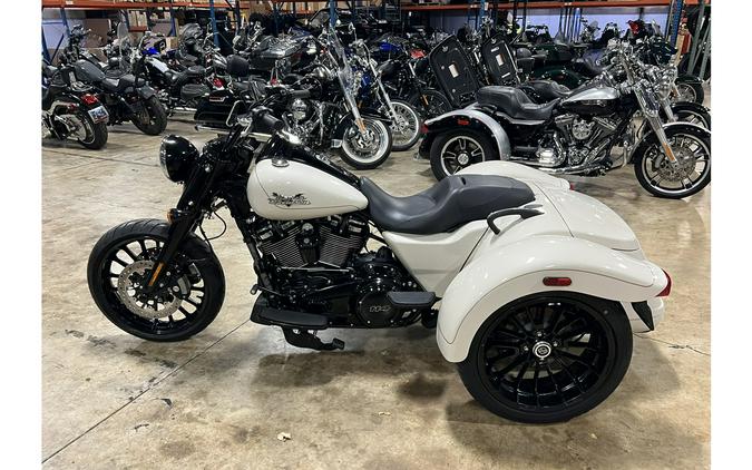 2023 Harley-Davidson® FREEWHEELER