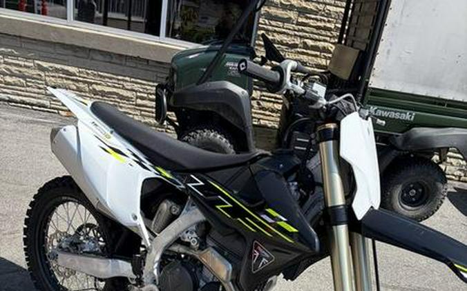 2026 Triumph TF 250-X Jet Black/Pure White