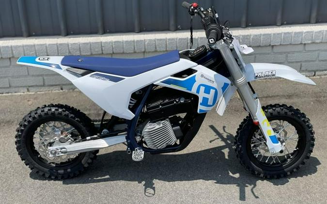 2024 Husqvarna® EE 5