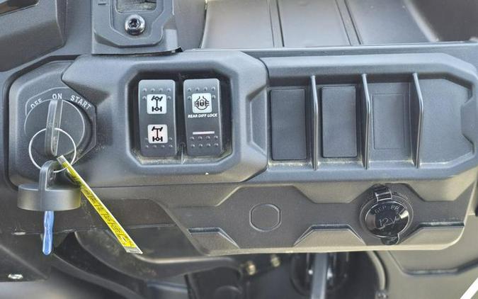 2026 Can-Am® Defender HD7