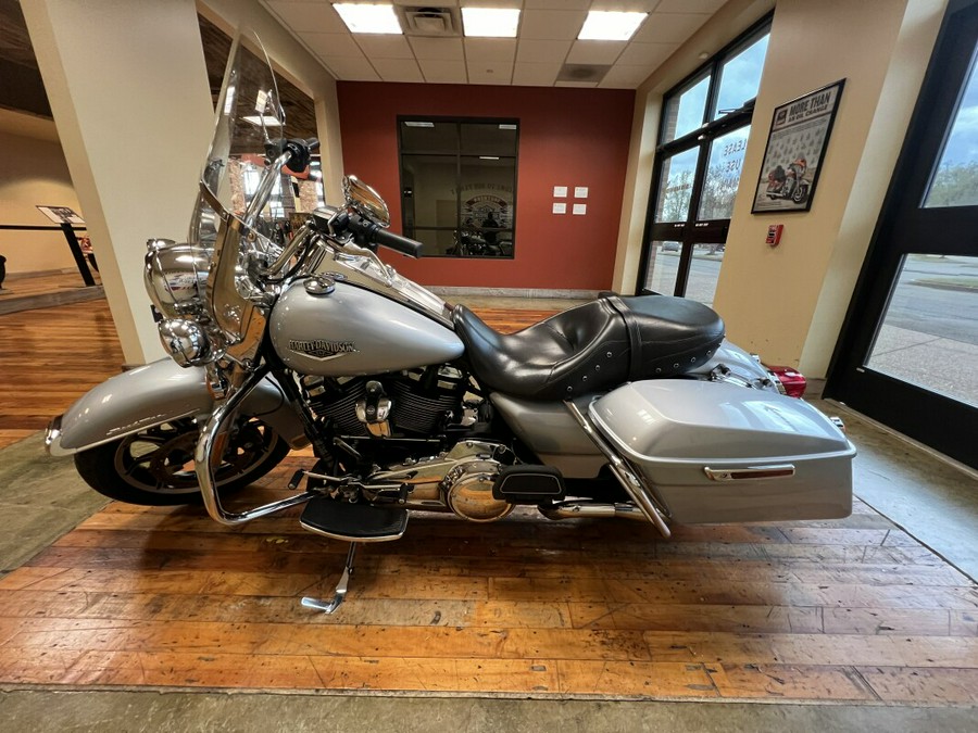 Used 2019 Harley-Davidson Road King Grand American Touring Motorcycle For Sale Near Memphis, TN