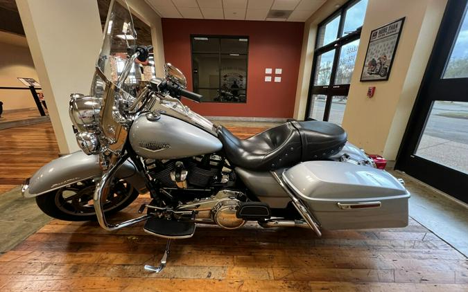 Used 2019 Harley-Davidson Road King Grand American Touring Motorcycle For Sale Near Memphis, TN