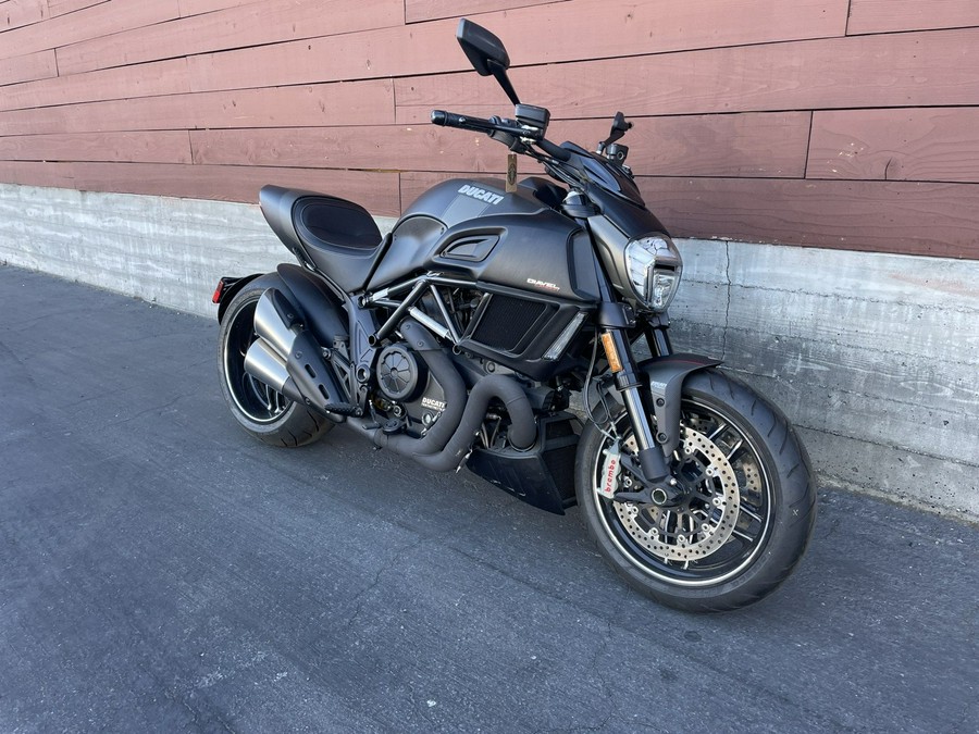 2018 Ducati DIAVEL CARBON