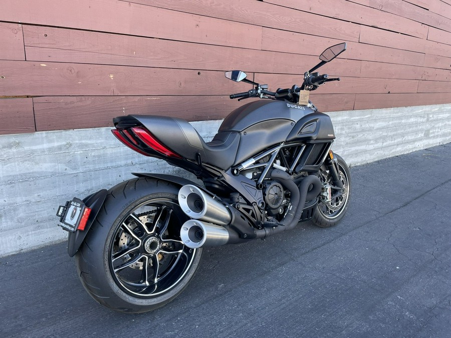 2018 Ducati DIAVEL CARBON