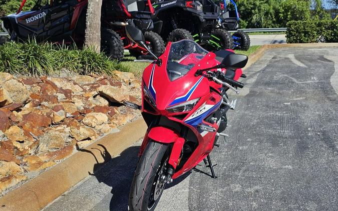 2026 Honda CBR650R E-Clutch