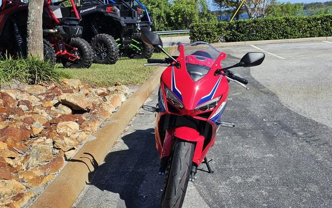 2026 Honda CBR650R E-Clutch