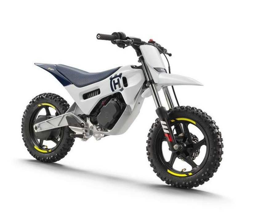 2024 Husqvarna® EE2