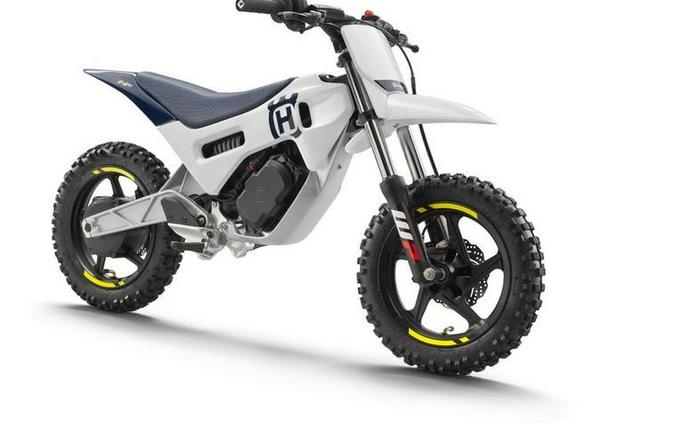 2024 Husqvarna® EE2