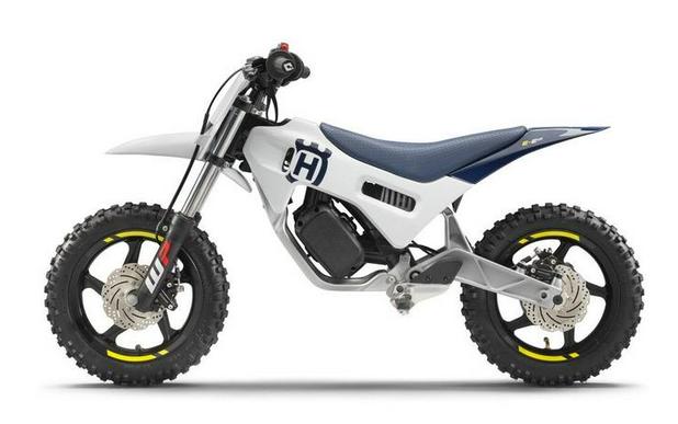 2024 Husqvarna® EE2