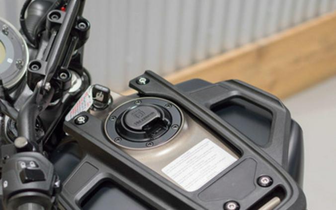 2023 Husqvarna SVARTPILEN 401