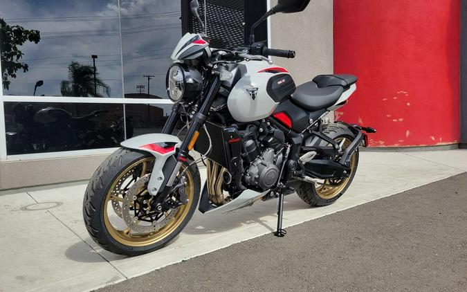 2026 Triumph Trident 800 Ash grey