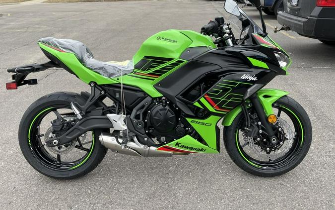 2023 Kawasaki Ninja 650 Review [14 Fast Facts]