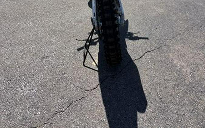 2026 Triumph TF 450-X Jet Black/Pure White