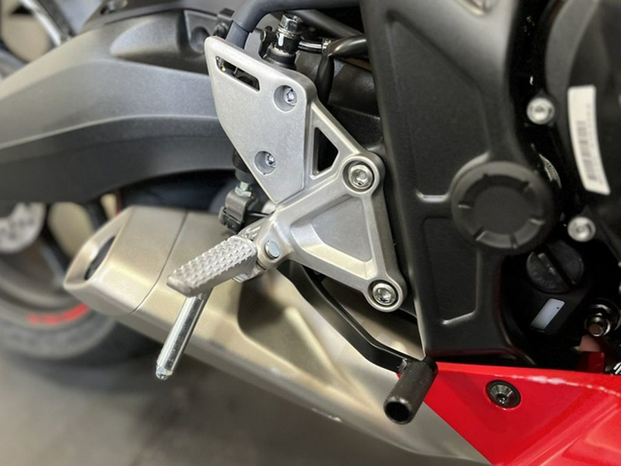 2026 Honda CBR650R E-Clutch