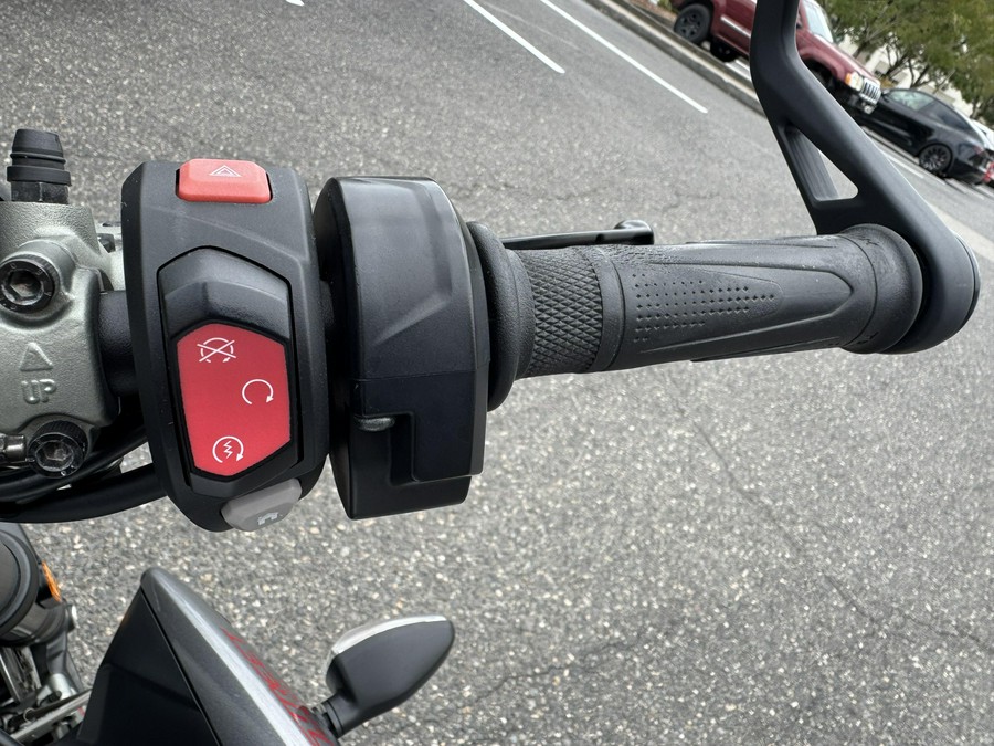 2022 Triumph Street Triple RS - SILVER ICE