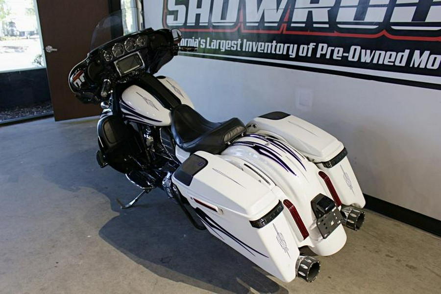 2016 Harley-Davidson® FLHXSE - CVO™ Street Glide®