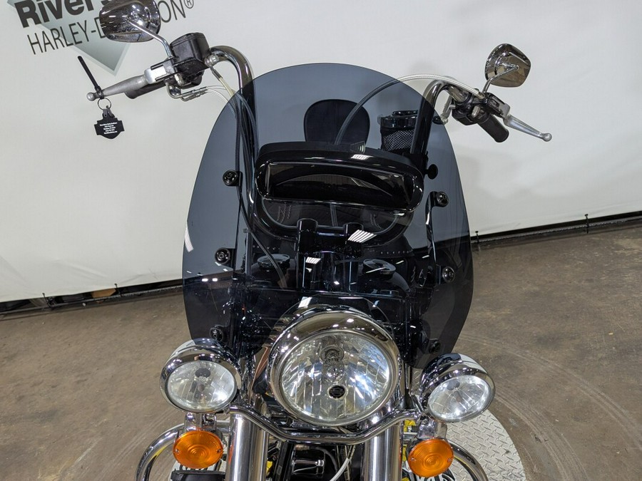 2011 Harley-Davidson Heritage Softail Classic Two-Tone Merlot Sunglo/Vivid B