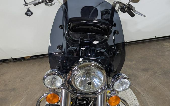 2011 Harley-Davidson Heritage Softail Classic Two-Tone Merlot Sunglo/Vivid B