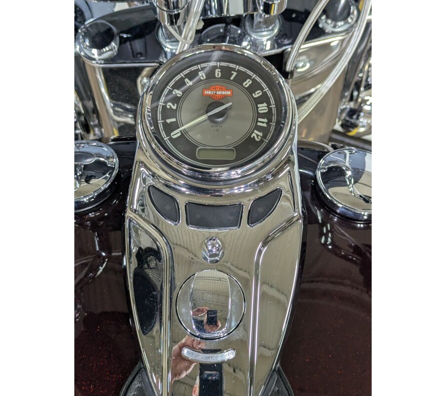 2011 Harley-Davidson Heritage Softail Classic Two-Tone Merlot Sunglo/Vivid B