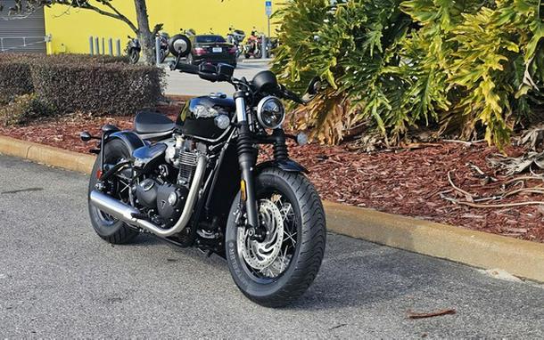 2026 Triumph Bonneville Bobber Jet black DX5